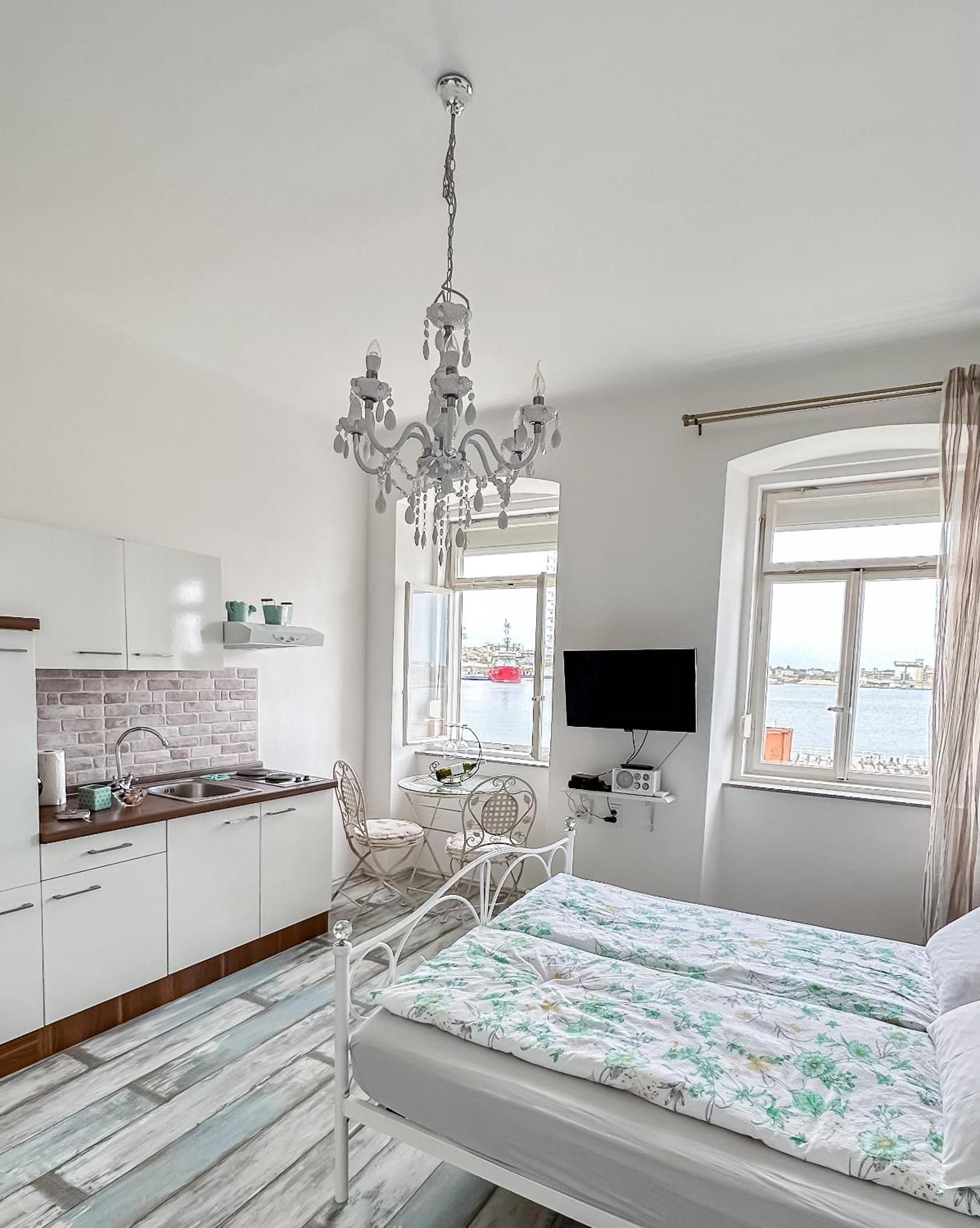 PUY Main Square Apartments With Sea View מראה חיצוני תמונה