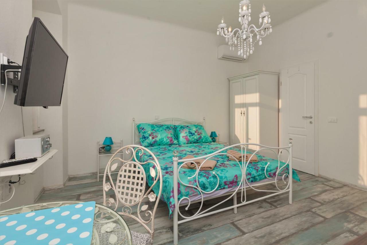 PUY Main Square Apartments With Sea View מראה חיצוני תמונה